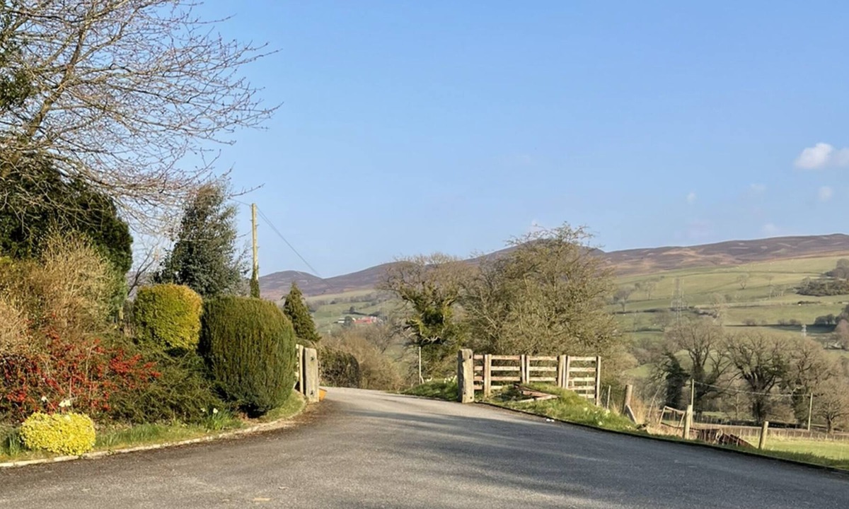 Graigfechan House | Spacious Bungalow with gorgeous countryside views.