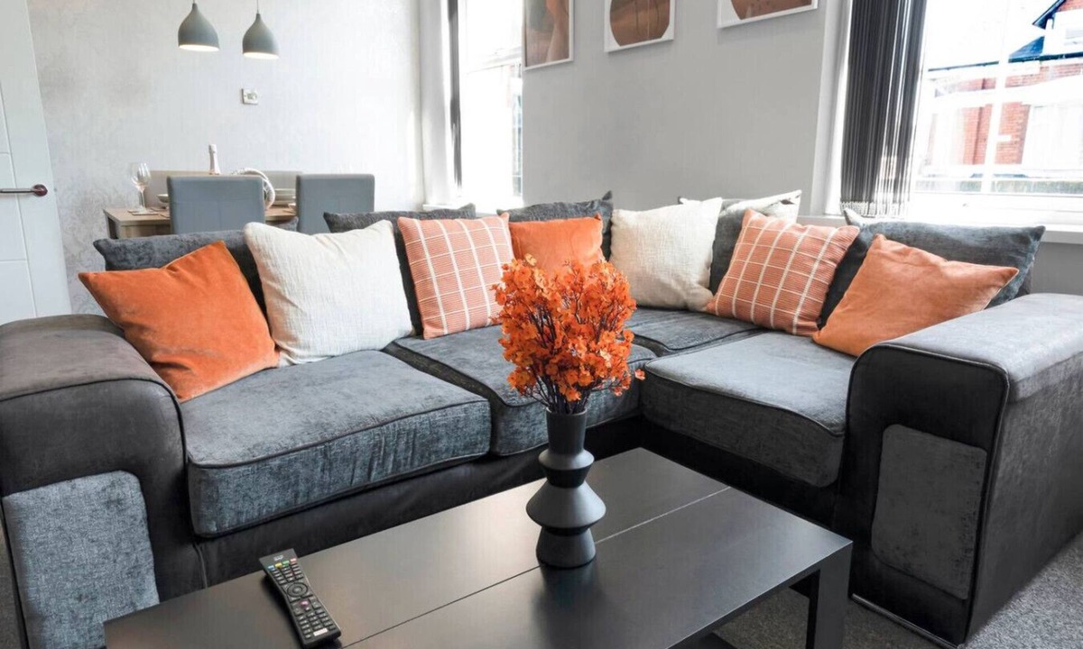 Roath Apartment | Spacious | Cardiff Central | Fast Wifi | Netflix