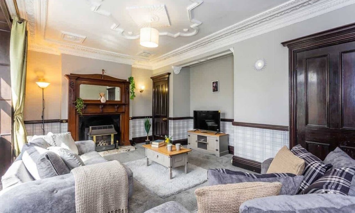 Haltwhistle House | Spacious & Characterful 3BED Home in Haltwhistle