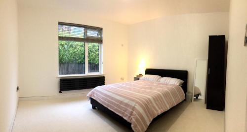 King's Lynn House | Spacious double bedrooms sharing new bathroom, en-suite option available, Kings Lynn