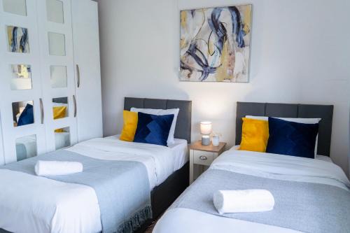 Walsall House | Spacious Luxurious Serviced Accommodation 1