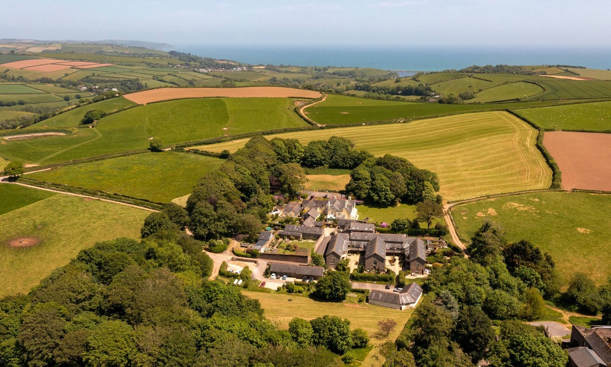 Chillington Other | Spacious South Devon barn - large garden, stunning beaches, perfect for families