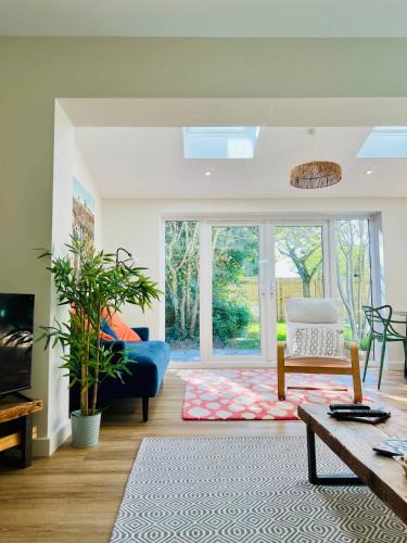 Blythburgh House | Spacious & Sunny Cottage Close to Suffolk Coast