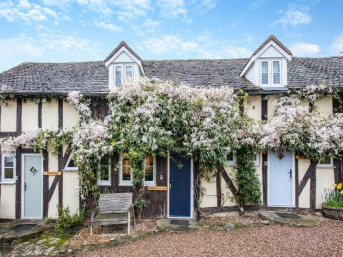 Hay-on-Wye House | Sparrows Nest - Ukc6437