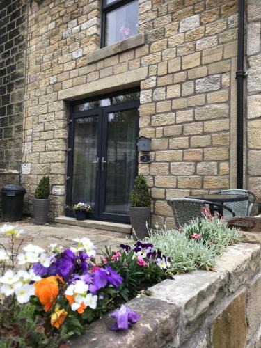 Cowling House | Squirrel cottage