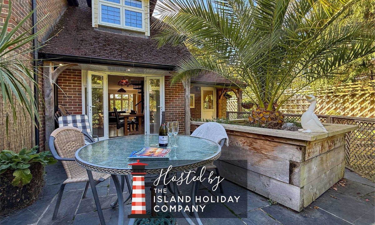 Ryde Cottage | Squirrel Haven - Woodland Retreat