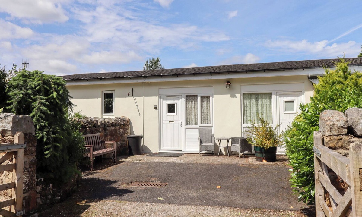 Northumberland Cottage | STABLE COTTAGE, pet friendly, with a garden in Otterburn