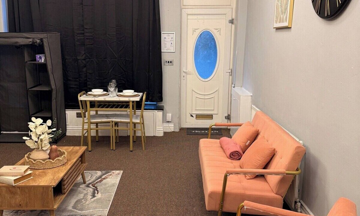 Oldham Apartment | Studio Aurelia - Oldham city centre
