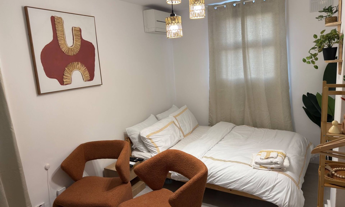 Selhurst Apartment | Studio - Sleeps 2 & Free Parking