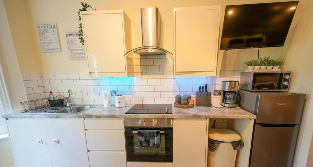 Eastbourne Apartment | Studio with additional sofa bed - Eastbourne