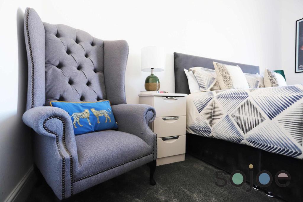 Lowestoft Apartment | Stunning Victorian pub conversion apartment