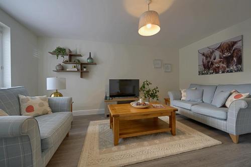 Harrogate Apartment | Stylish 3BR Yorkshire Base for 6 with Parking