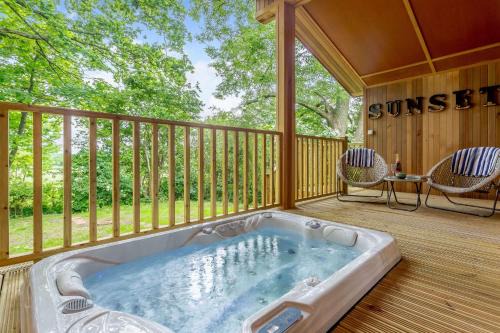 Churchill House | Sunset Lodge