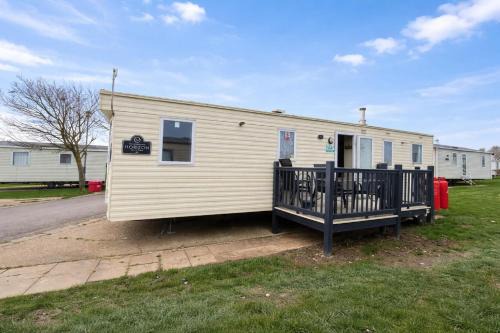 Winestead House | Superb 8 Berth Caravan At Sand Le Mere Holiday Park, Yorkshire Ref 71003I