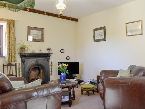 Howgate House | Swallows Return