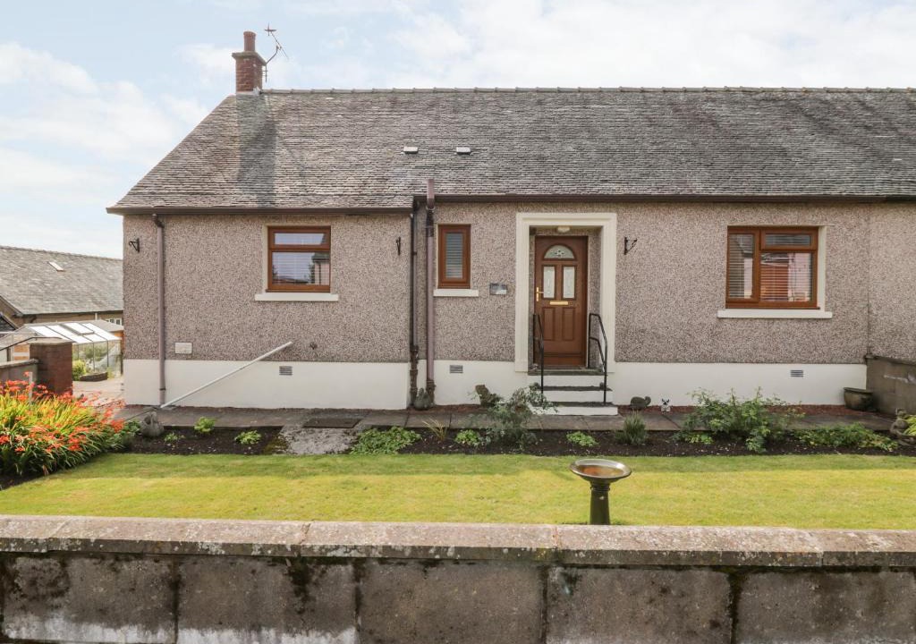Annan House | Tarnacrye