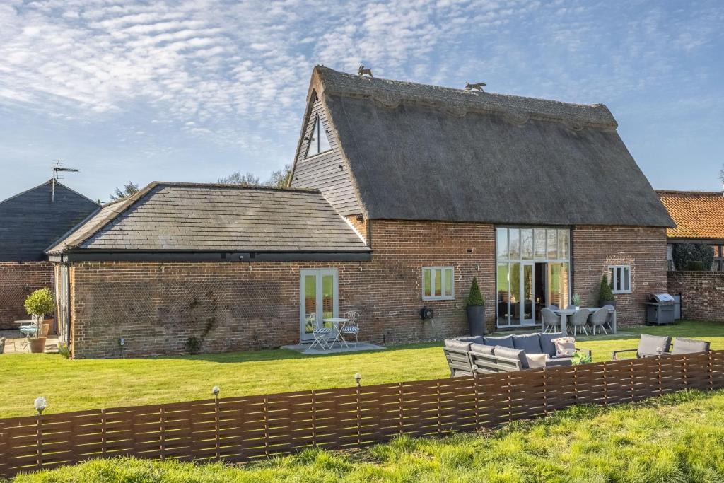 North Burlingham House | Thatch Barn