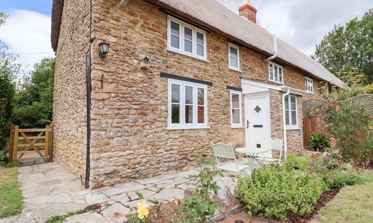 Sherborne Cottage | Thatchers End, Sherborne