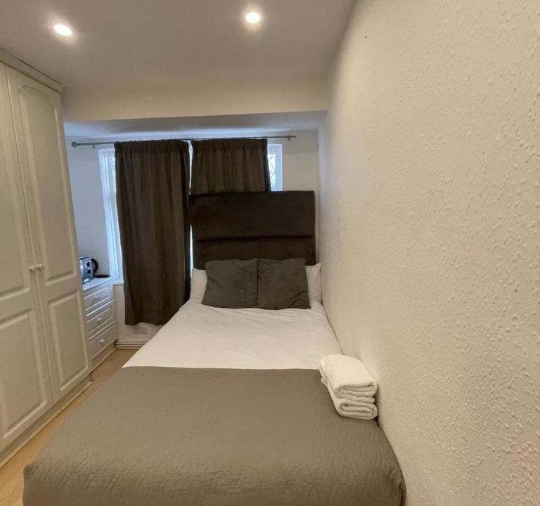 Ponders End House | The 21