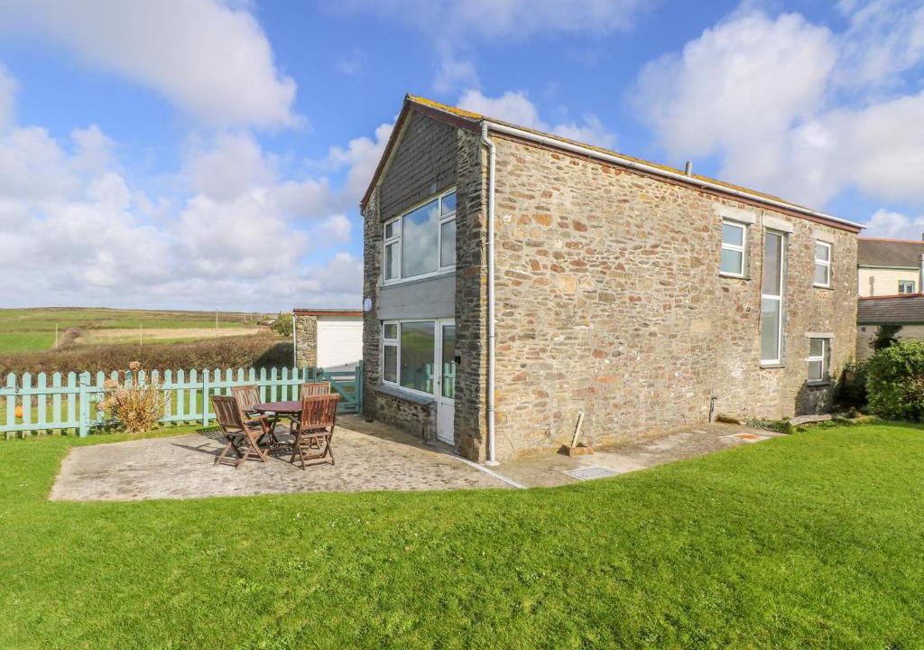 Gunwalloe House | The Barn