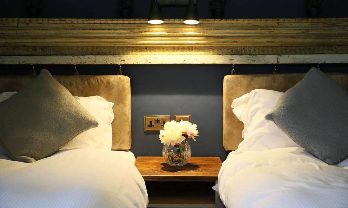Ashmore Green Hotel | The Bunk Inn