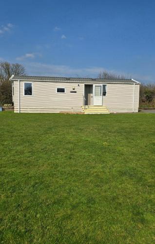 Llangefni House | The Caravan