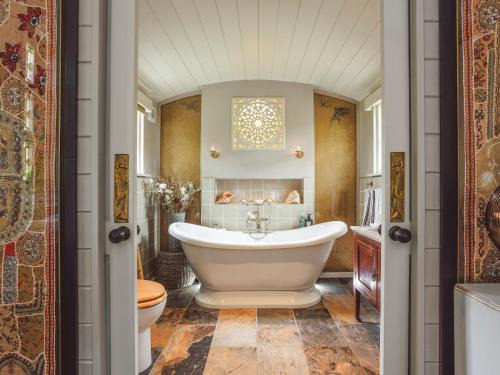 Robertsbridge House | The Challoners