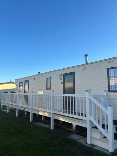 Ingoldmells Ski Chalet | The chase , Ingoldmells caravan rental 8 berth