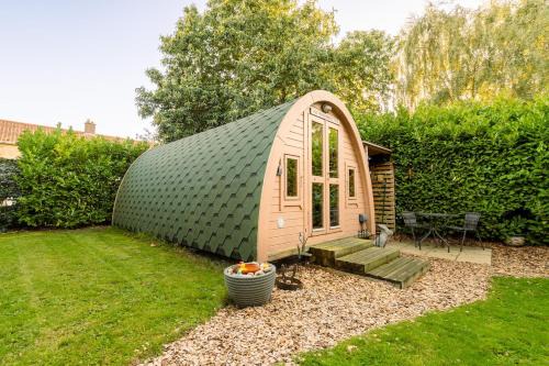 Hethel House | The Chestnuts Pod with private garden.