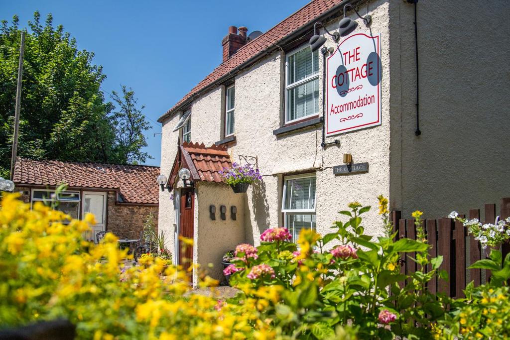 Lulsgate Bottom House | The Cottage