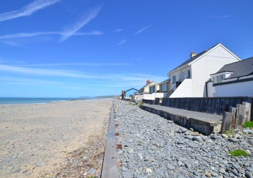 Borth House | The Coup