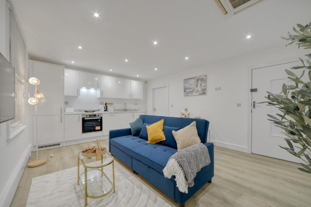 London Borough of Bromley Apartment | The Cozy Quarter