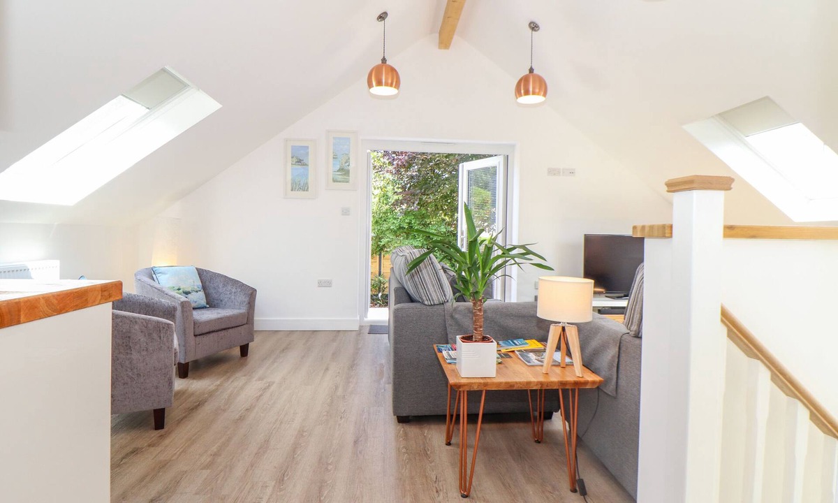 Helston Cottage | The Crest