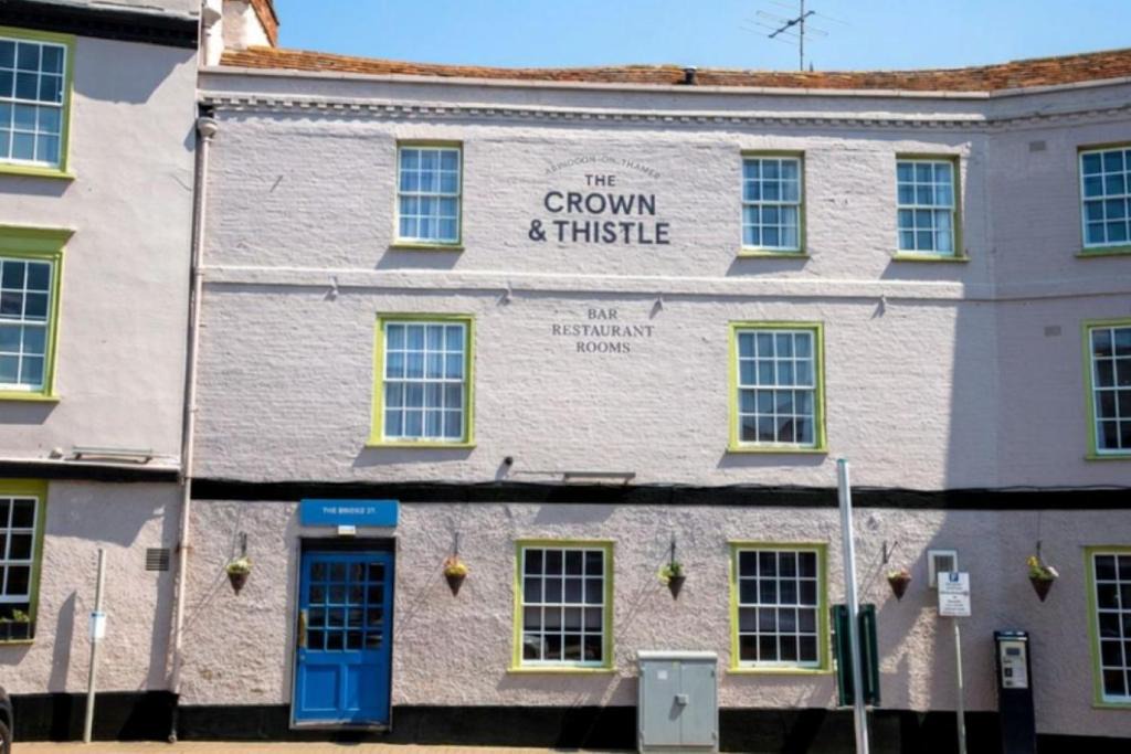 Abingdon Hotel | The Crown & Thistle, Abingdon, Oxfordshire - Acorn Pubs