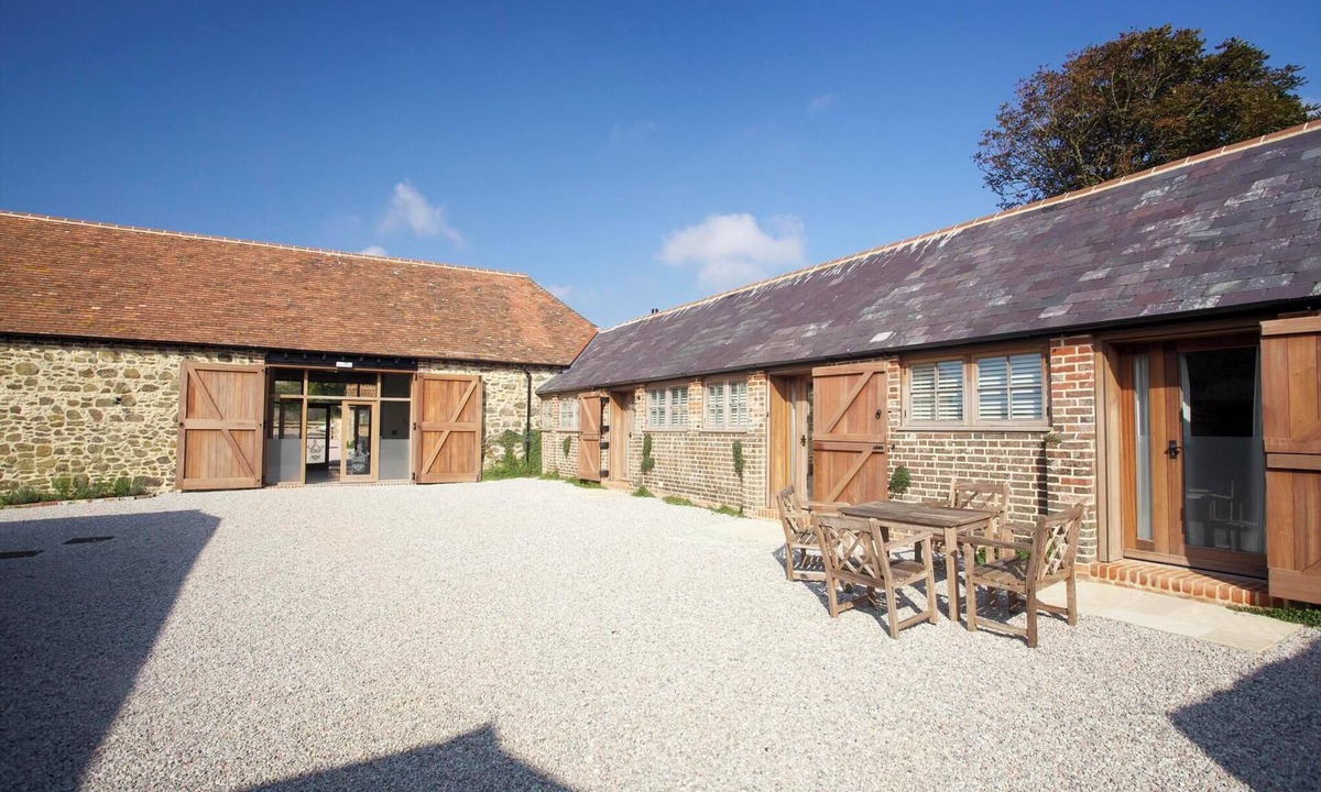 Holworth House | The Dairy, charming countryside stay near the coast