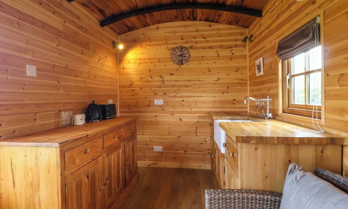 Mappleton Cottage | The Damselfly