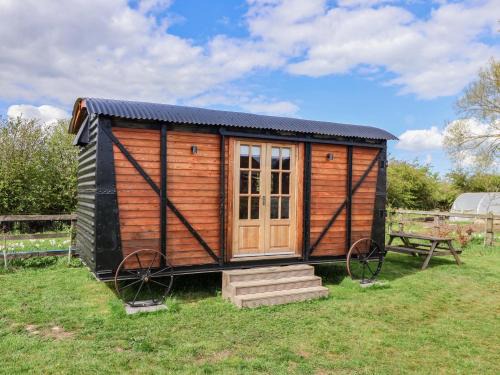 Mappleton House | The Damselfly