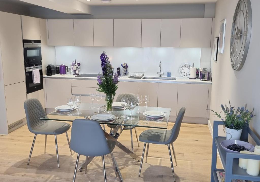 Bath City Centre Apartment | The Danbury, Lower Borough Walls