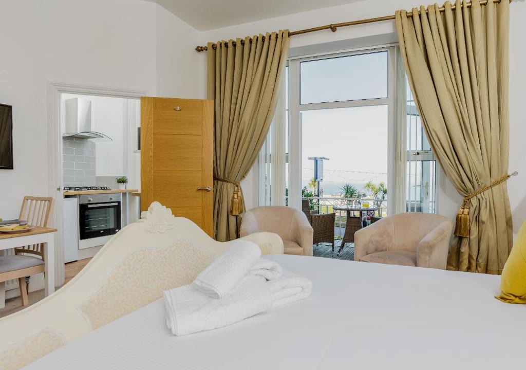 Babbacombe Apartment | The Downs