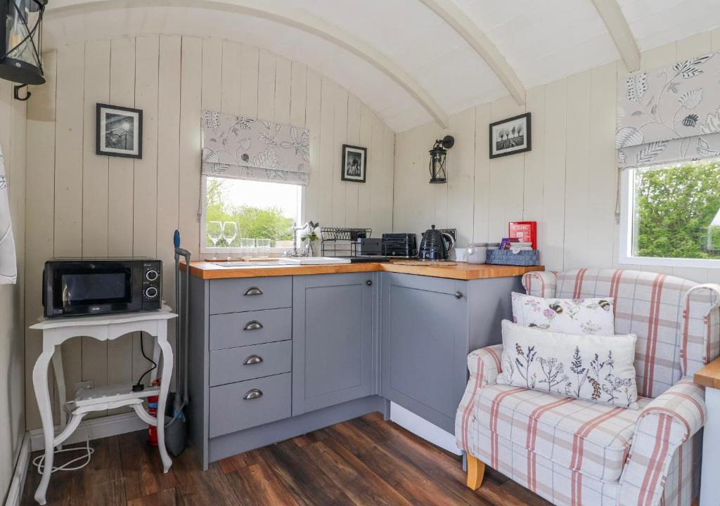 Mappleton House | The Dragonfly
