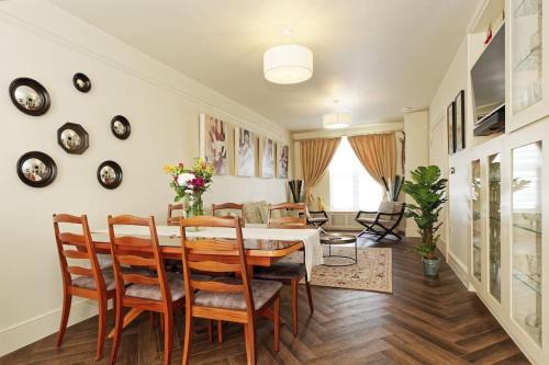 Ramsgate House | The Eagles