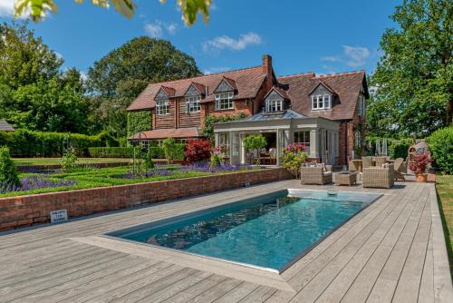 Billingsley House | The Gate House Luxury Countryside with Pool - Pass the Keys