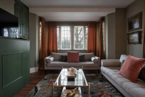 Polebrook House | The Gatehouse