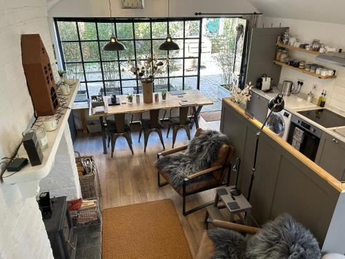Ludwel House | The Hat Works