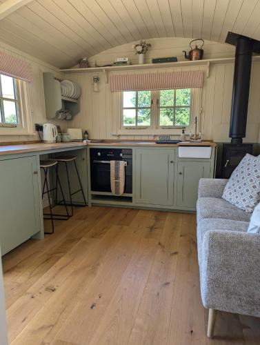 Sudbury House | The Hedgerow Hut