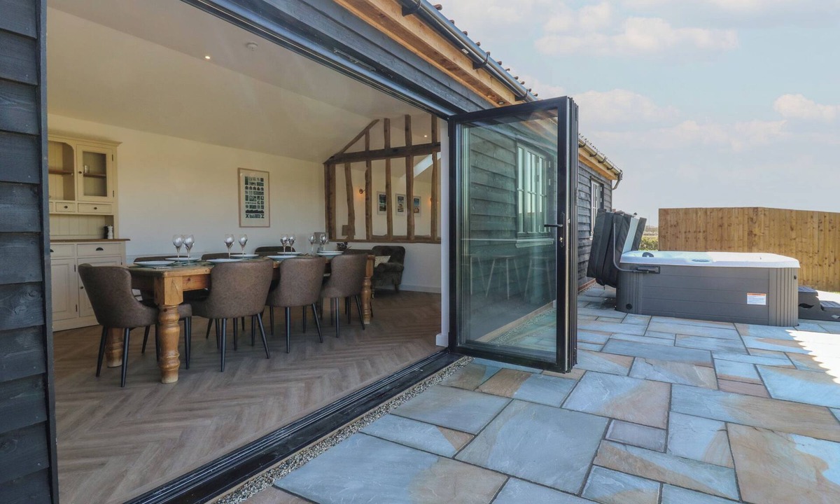 Colchester Cottage | The Hide