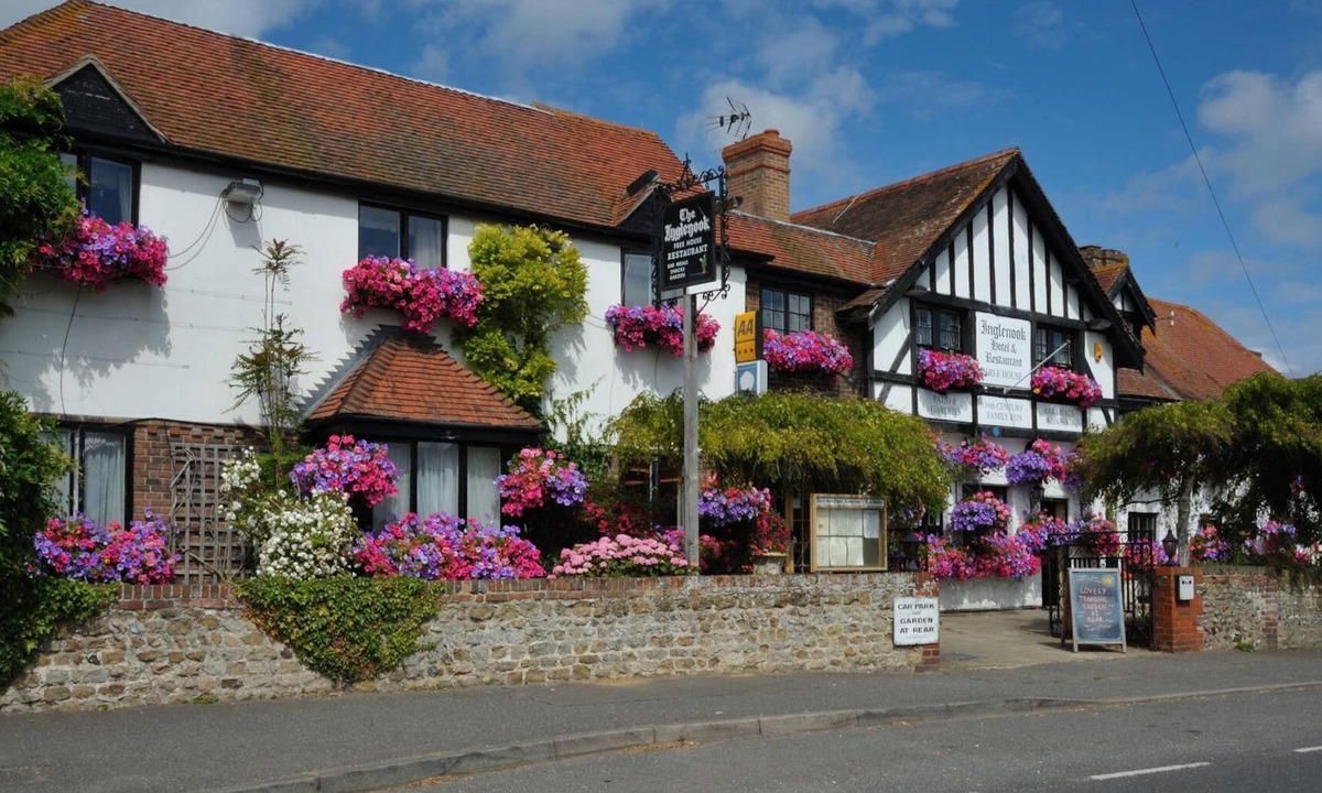 Pagham Hotel | The Inglenook