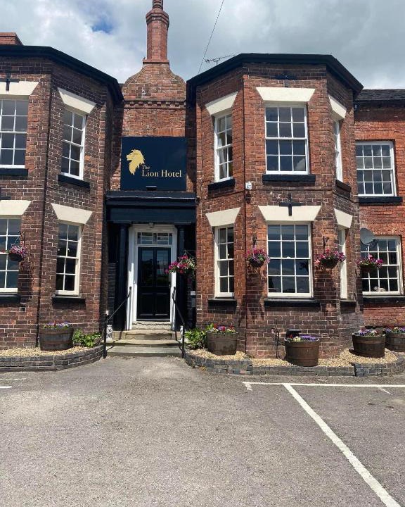 Llansantffraid-ym-Mechain Hotel | The Lion Hotel