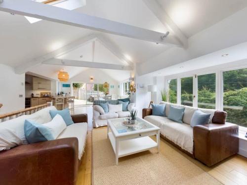 Burgh Island House | The Malthouse, a 5 minute walk to Bantham