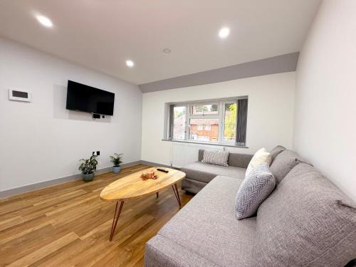 Birmingham Apartment | The Modern Muse